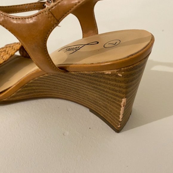 Fioni Womens Camel Wvn Vamp Wedge Size 7 - Picture 5 of 10